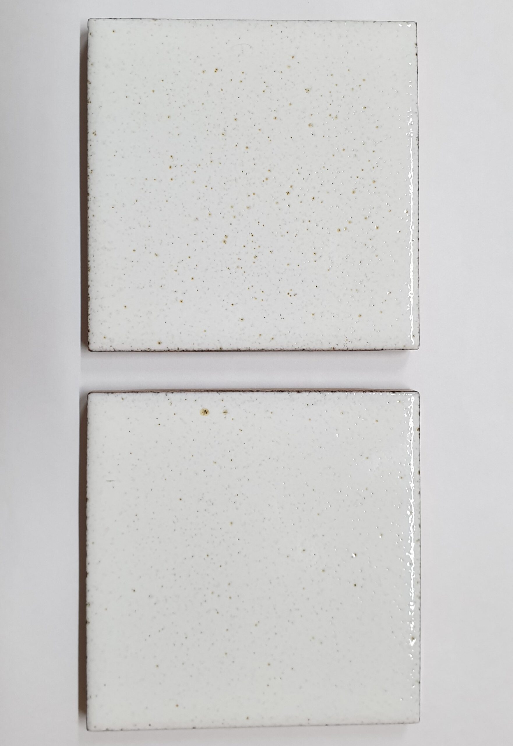 Piastrella Bianco country 10x10 cm sale e pepe